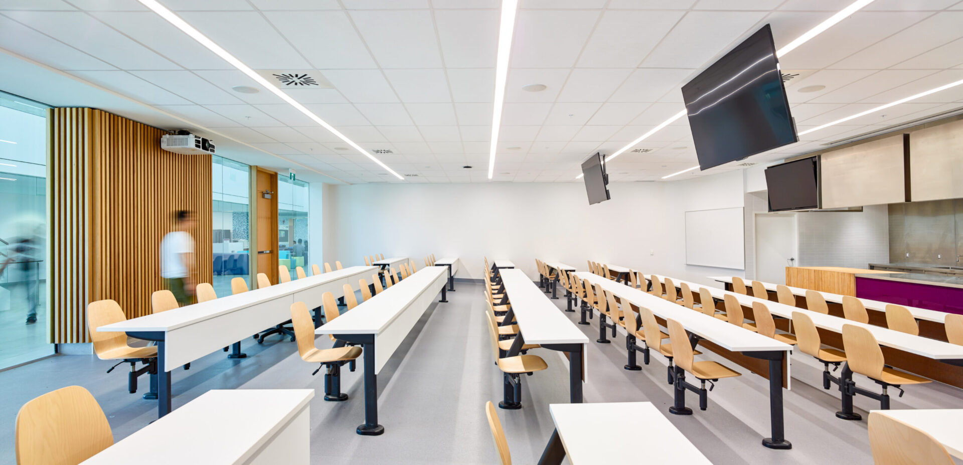 A large lecture hall with architecture and engineering design elements.